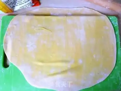 Make Hands on pumpkin noodles step 2