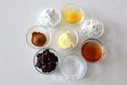 Make Barbie rolls the sugar cake step 0