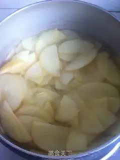 Make Apple roses step 2
