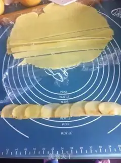 Make Apple roses step 9
