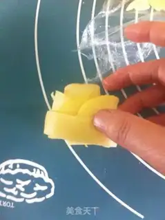 Make Apple roses step 10