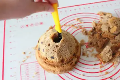 Make Barbie rolls the sugar cake step 15