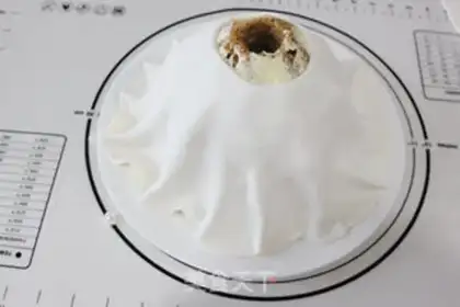 Make Barbie rolls the sugar cake step 19