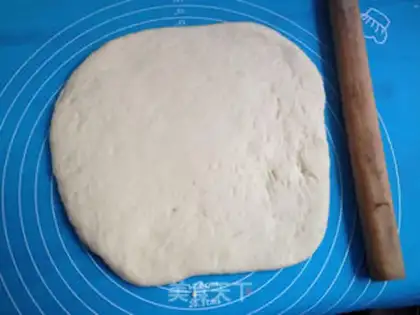 Make Chishima pineapple pizza step 4