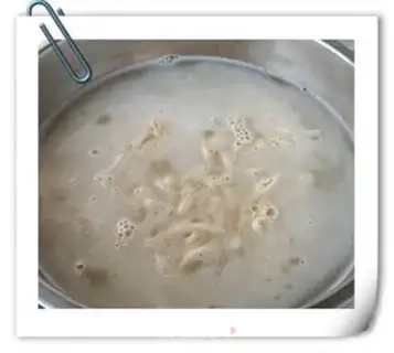 Make Scrambled pork noodles step 8