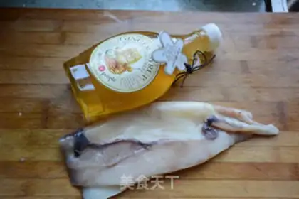 Make A ginger squid roll step 0