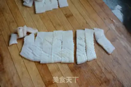 Make A ginger squid roll step 3