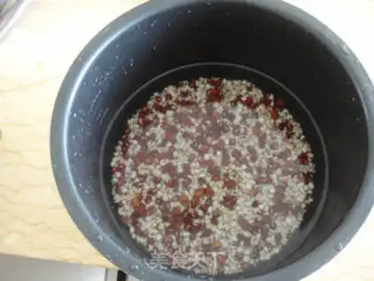 Make Smelting red bean rice soup step 2