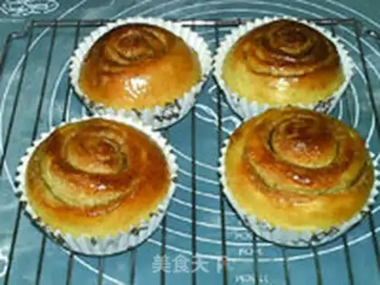Make Cinnamon roll step 20