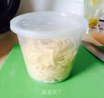 Make Hands on egg noodles step 4