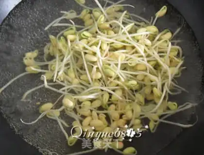 Make Spam black bean sprouts step 2