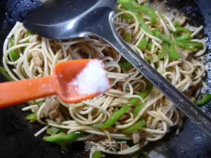 Make Pepper sauce noodles step 8