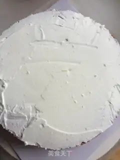 Make Strawberry naked cake step 4