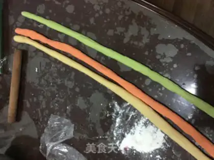 Make Rainbow dumplings step 1