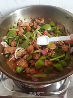 Make A beer with three yellow chickens step 10