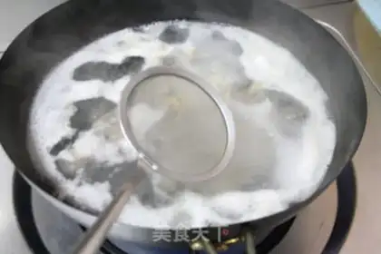 Make Homemade Japanese soup step 3