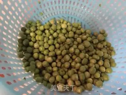 Make Peas with bacon step 1