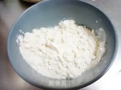 Make Onion omelet step 0