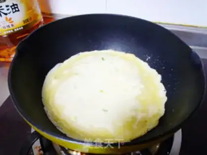 Make Onion omelet step 3