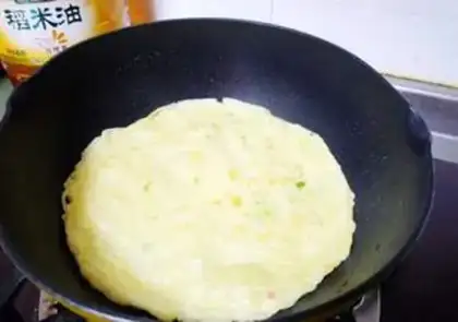 Make Onion omelet step 4
