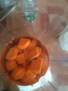 Make Hand over carrot noodles step 1