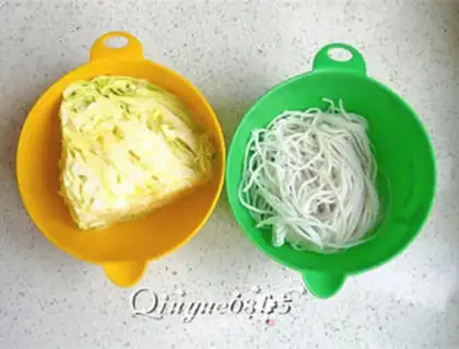 Make A cabbage and a fan step 0