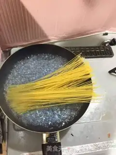 Make Spaghetti step 0