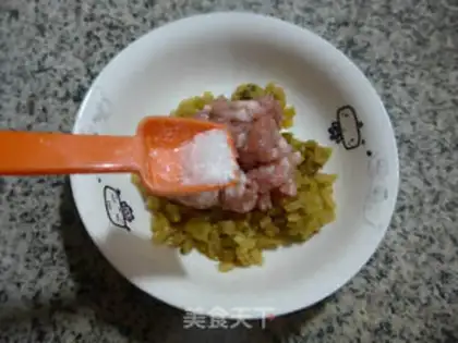 Make Squeeze pork pot sticker step 4