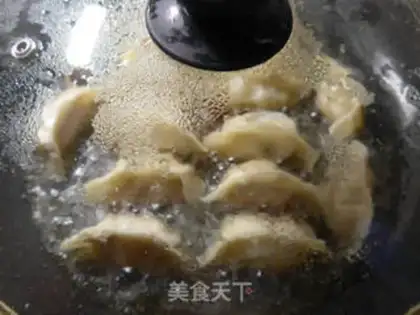 Make Squeeze pork pot sticker step 9