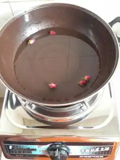 Make Red-tree roses step 0