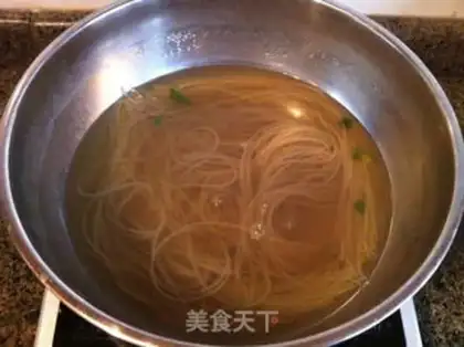 Make Pine pickles of egg varnish step 1