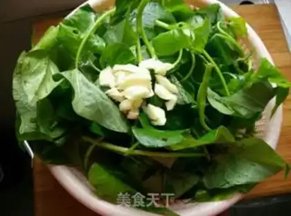 Make Garlic melon leaves step 2