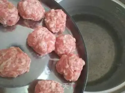 Make Meatball tofu soup step 2