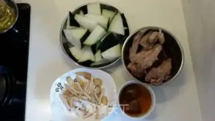 Make Pork soup step 0