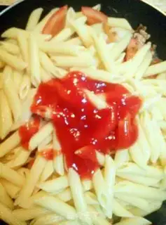 Make Garlic ketchup macaroni step 5