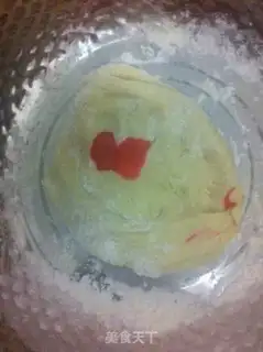 Make Rose bamboo charcoal toast step 4