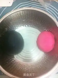 Make Rose bamboo charcoal toast step 5