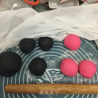 Make Rose bamboo charcoal toast step 8