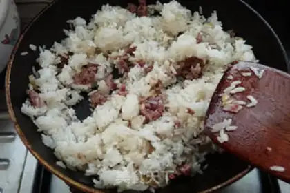 Make Sweet beef fried rice step 2