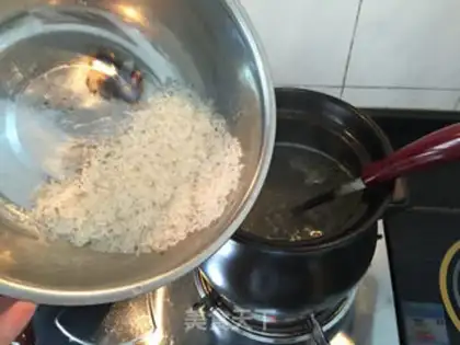 Make Porridge of chicken soup, twig, twig, shrimp step 8