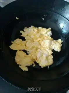 Make Tomato fried eggs step 8