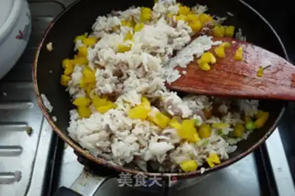 Make Sweet beef fried rice step 4