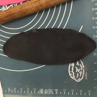 Make Rose bamboo charcoal toast step 11
