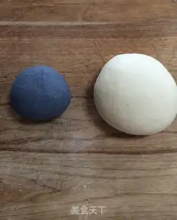 Make Panda bean bag step 2