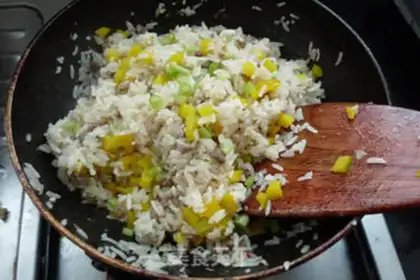 Make Sweet beef fried rice step 5