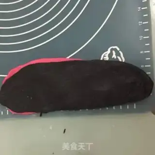 Make Rose bamboo charcoal toast step 13