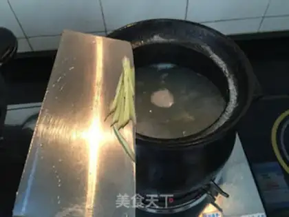 Make Porridge of chicken soup, twig, twig, shrimp step 10