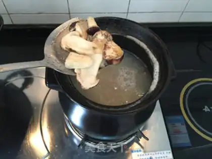 Make Porridge of chicken soup, twig, twig, shrimp step 13
