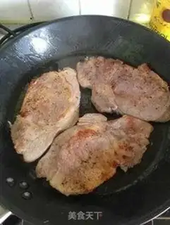 Make A pork chop with apple sauce step 6