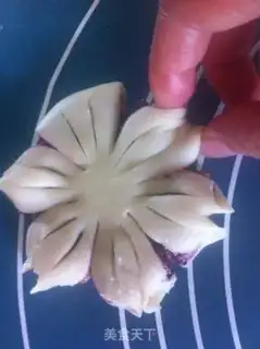 Make Flower cake step 19